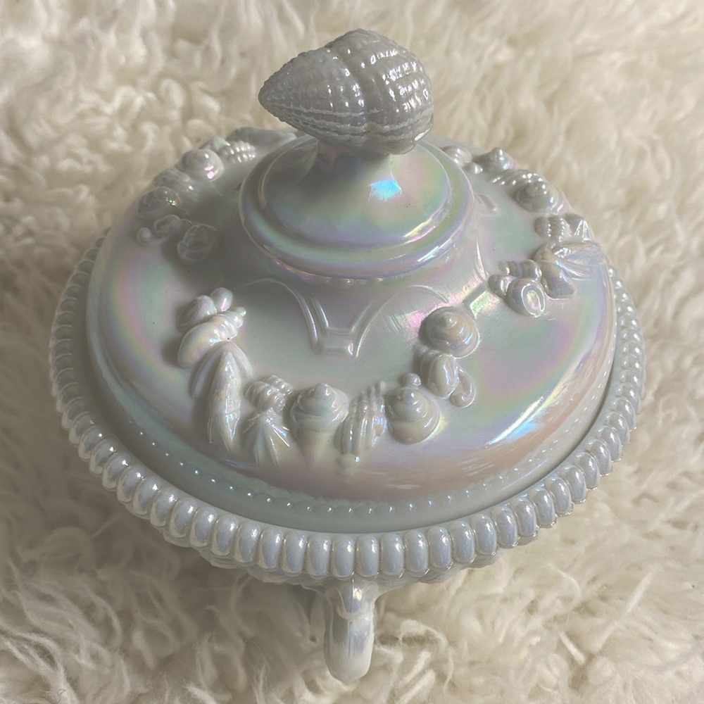 Vintage Westmoreland Milk Glass Argonaut Nautilus opalescent pearl candy dish
